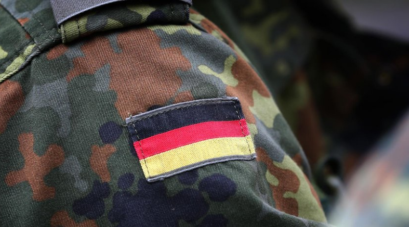 Ради отпуска солдат бундесвера «убил» свою девушку