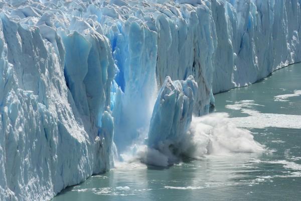Ученые: В Антарктиде под отколовшимся айсбергом был обнаружен “затерянный мир”