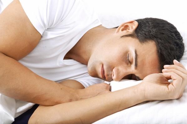 Ученые: Здоровый сон позитивно влияет на умственное развитие человека