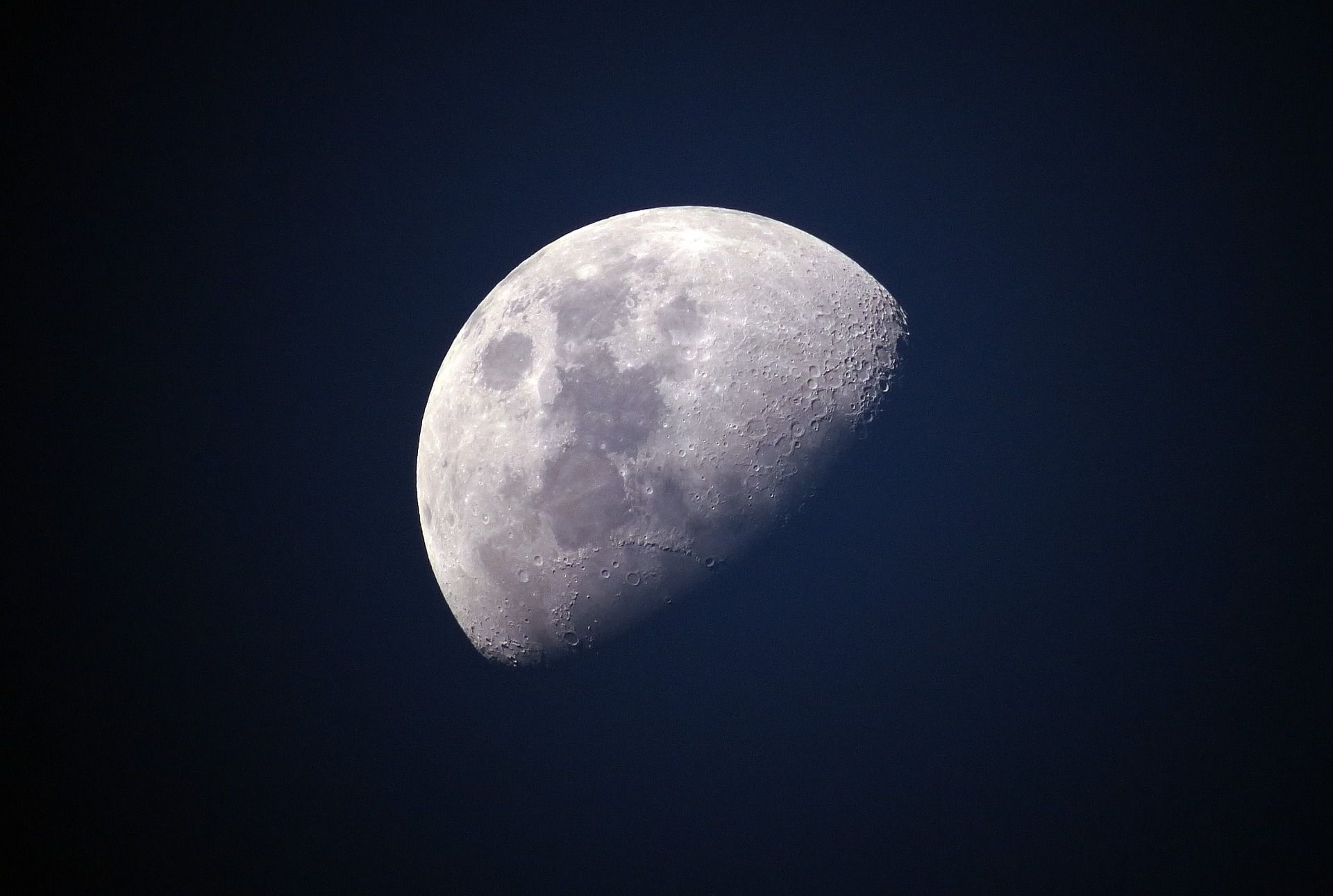 В компании Moon Express приняли решение перенести отправку модуля на Луну