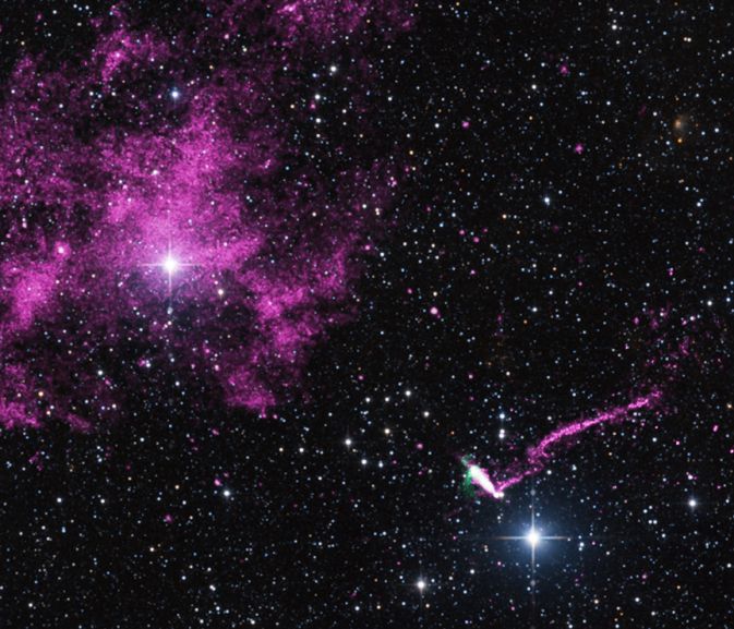 Необычный пульсар и его джет на снимках рентген-обсерватории Чандра