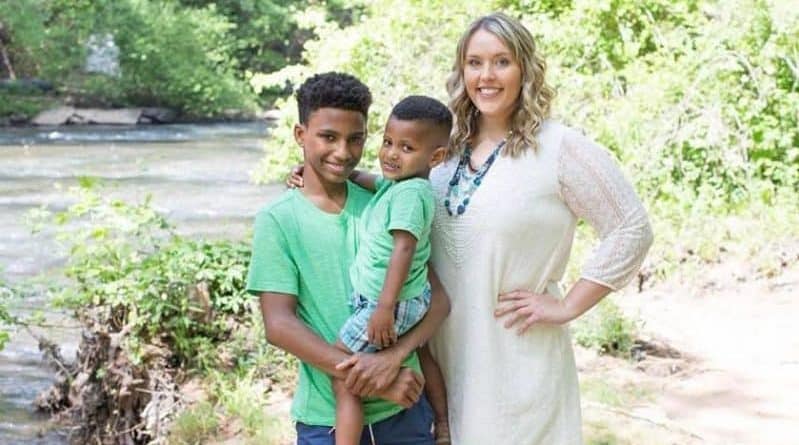 В Луизиане учительница усыновила своего ученика и его брата