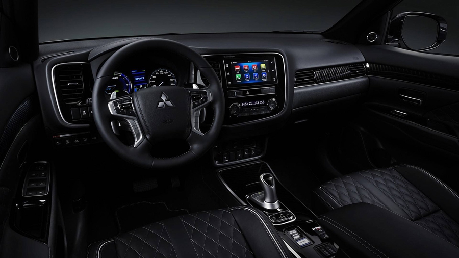 Гибрид Mitsubishi Outlander PHEV сменил 2.0-литровый мотор на 2.4-литровый
