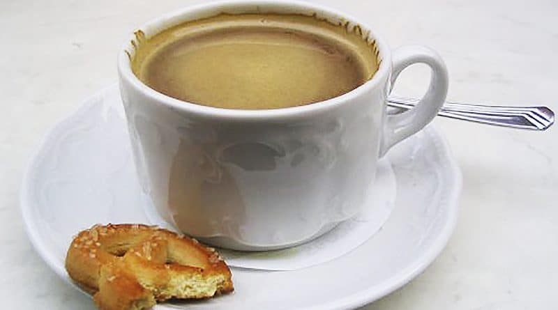 Суд постановил: кофе с булкой — это не завтрак