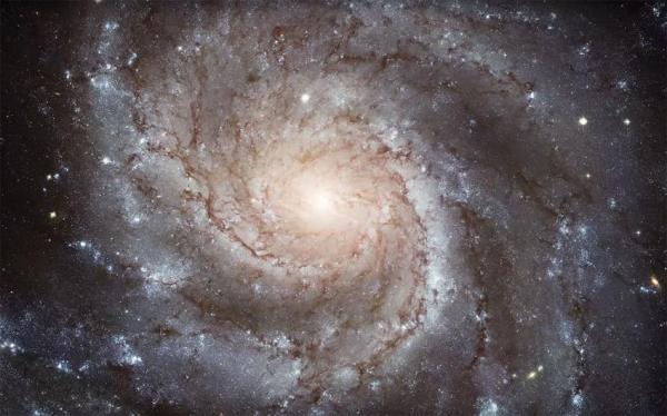 Hubble NASA запечатлел самую дальнюю спиралевидную галактику