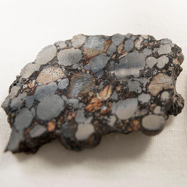 Исследователь раскрывает историю формирования одного древнего метеорита