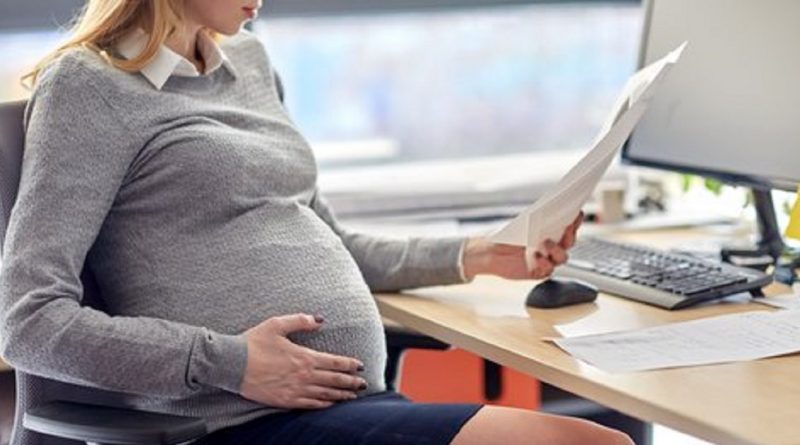 Беременным женщинам отказывают в работе
