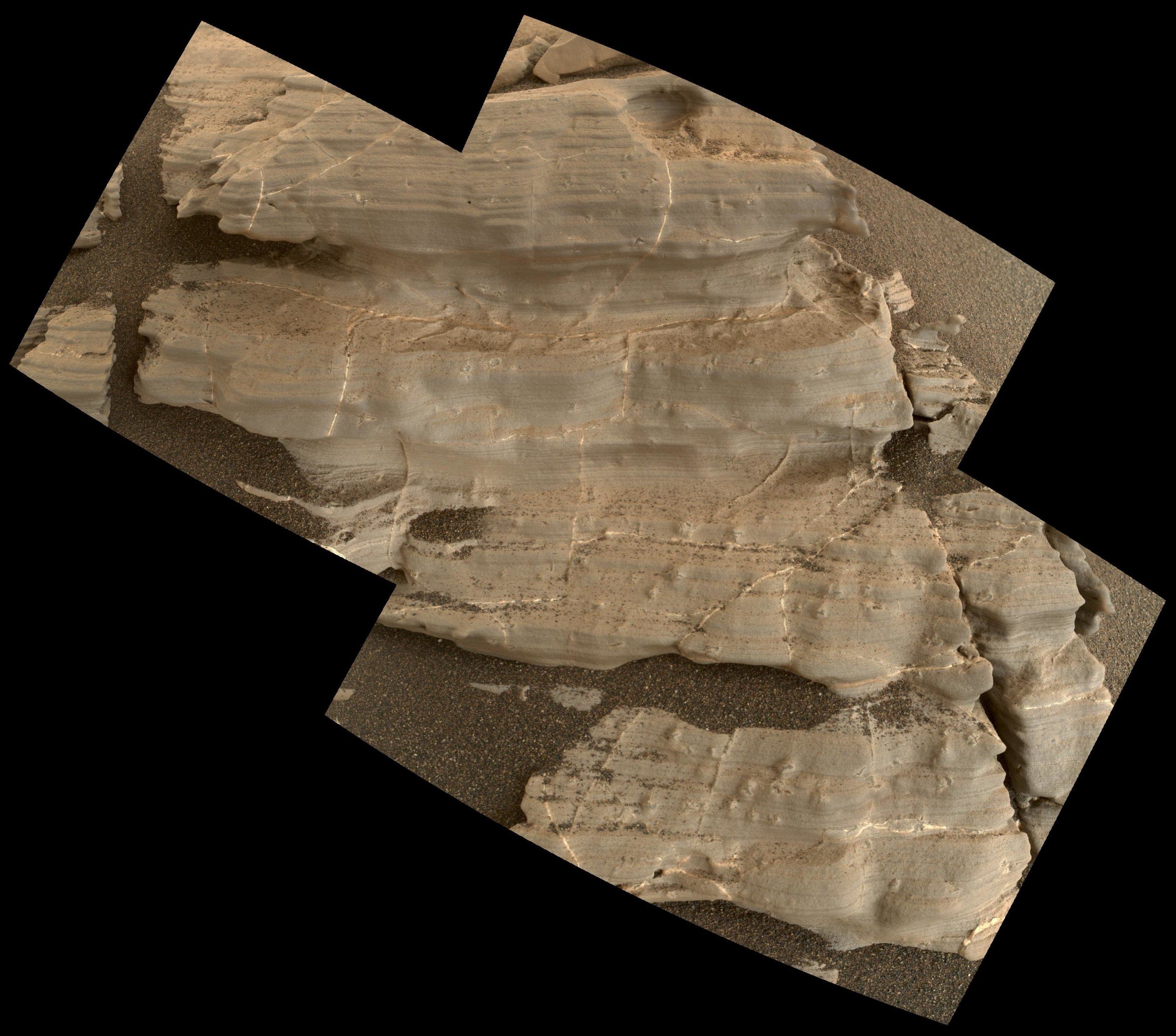 Марсианский ровер находит кристаллы причудливой формы