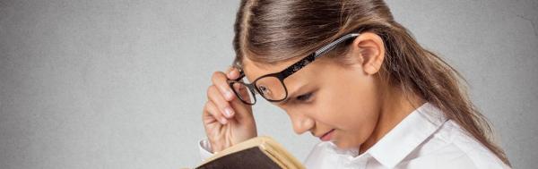 Ученые: Многие дети сталкиваются с проблемами бинокулярного зрения во время чтения