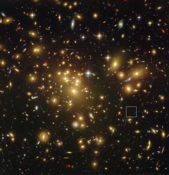 Астрономы обнаружили неожиданно богатую пылью галактику в ранней Вселенной