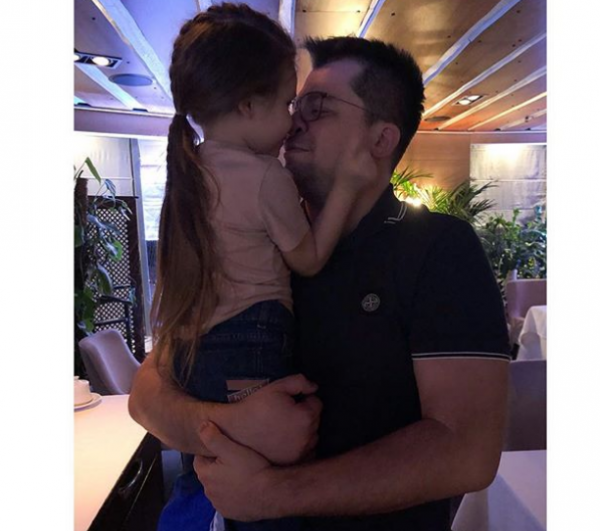 Кристина Асмус умилила подписчиков трогательным фото Гарика Харламова с дочерью