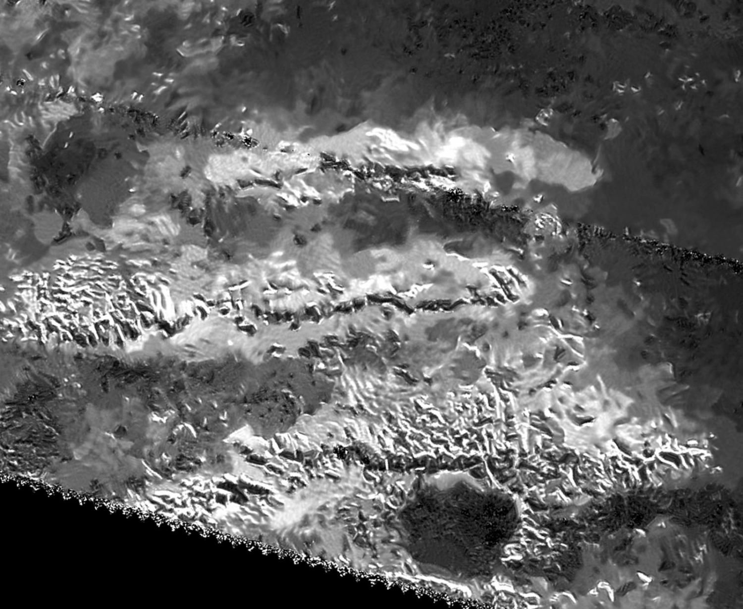 «Кассини» наблюдает самые высокие горные пики на Титане