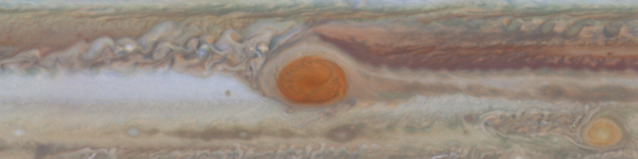 Большое красное пятно Юпитера растет в толщину по мере сокращения в диаметре