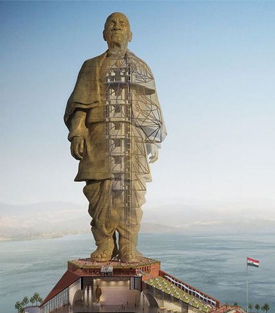 В Индии завершается строительство статуи высотой 240 метров