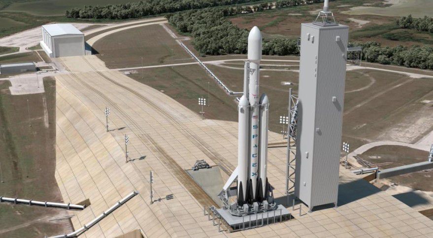 Фирма SpaceX планирует дебютный запуск ракеты Falcon Heavy на ноябрь этого года