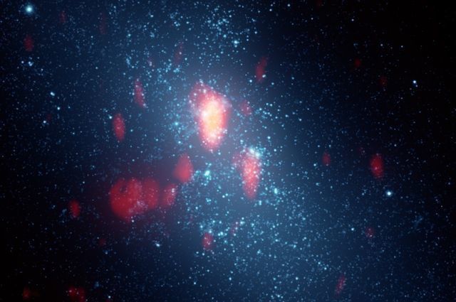 Внутри газового облака в соседней галактике открыта гигантская «фабрика звезд»