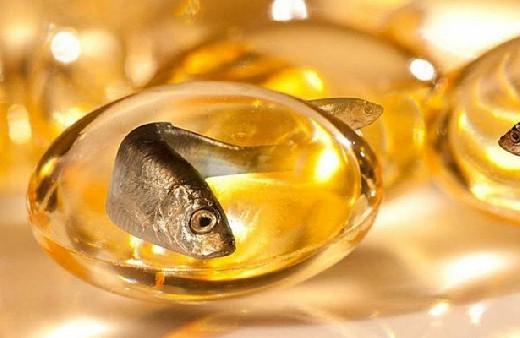 Ученые: Прием рыбьего жира во время беременности защищает будущего ребенка от пищевой аллергии