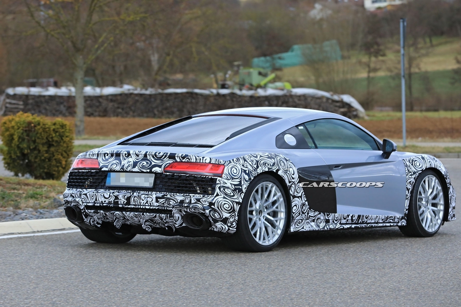 Обновленное купе Audi R8 замечено на дорожных тестах