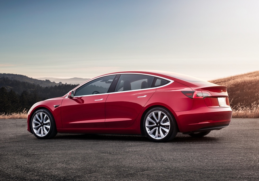 Tesla Model 3 стал самым популярным электрокаром в США 