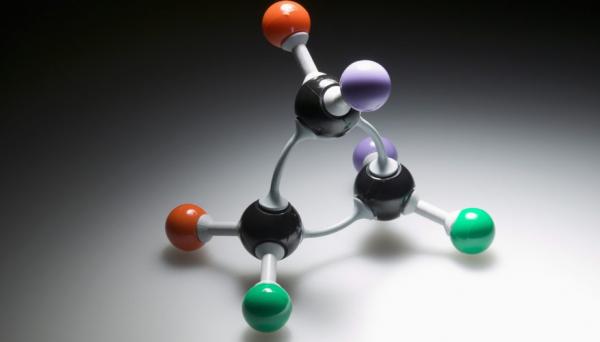 Американские физики впервые соединили два атома в одну молекулу