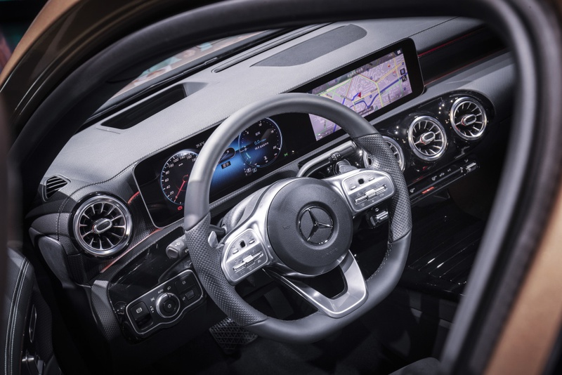 Mercedes-Benz представил A-Class седан