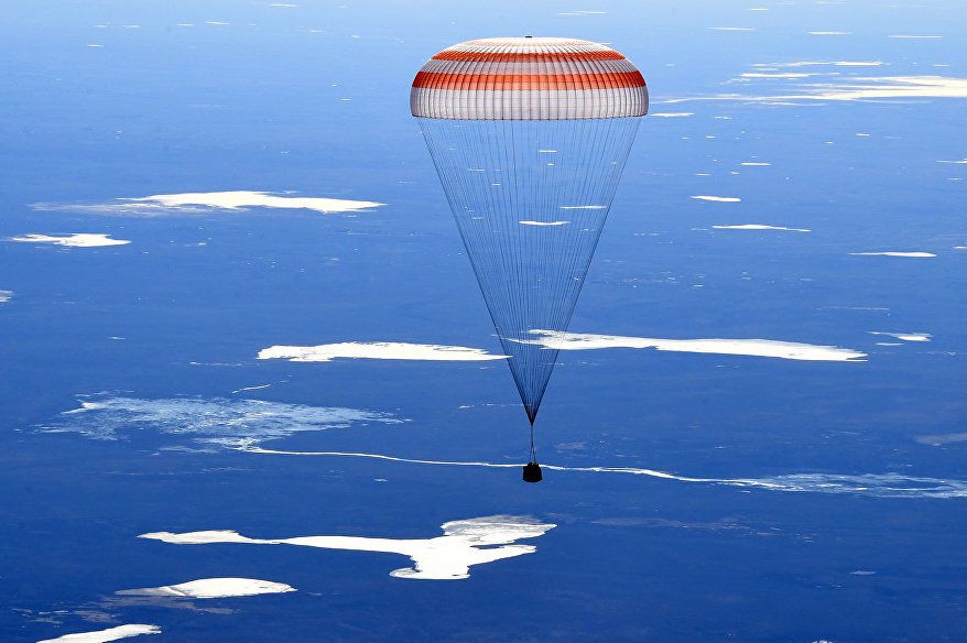 Космонавты Рыжиков и Борисенко поделились впечатлениями о прошедшей посадке