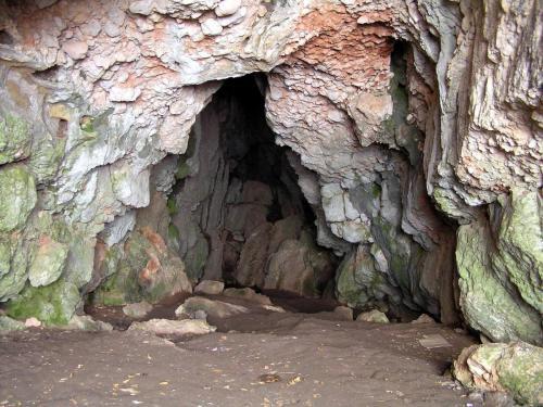 Ученые: "Хрустальная девушка" для жертвоприношений в древней пещере принадлежала расе восточного происхождения