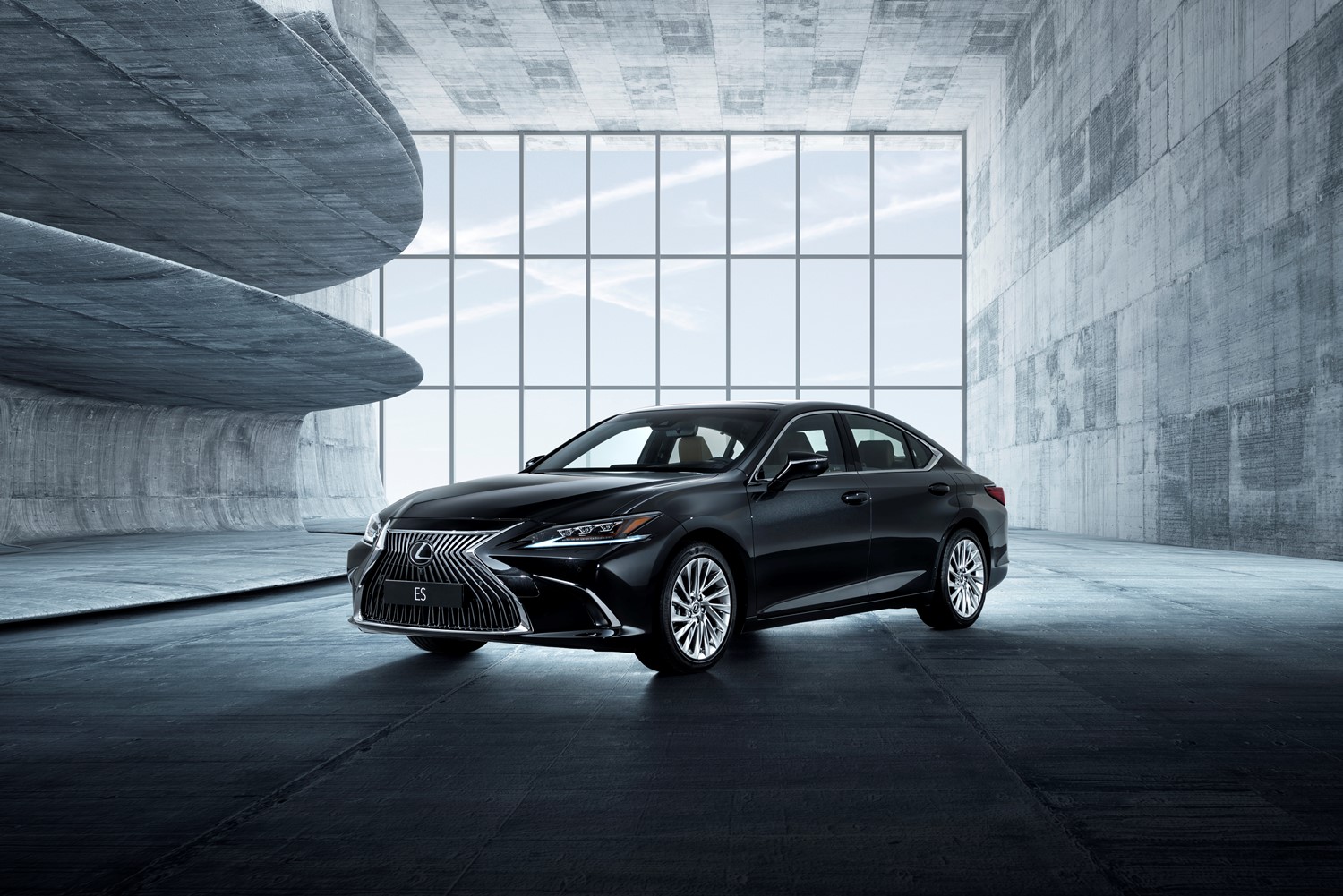 Lexus ES нового поколения заменит сразу две модели