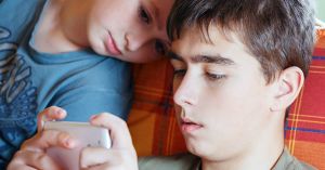 9 популярных подростковых приложений, которые должны насторожить родителей