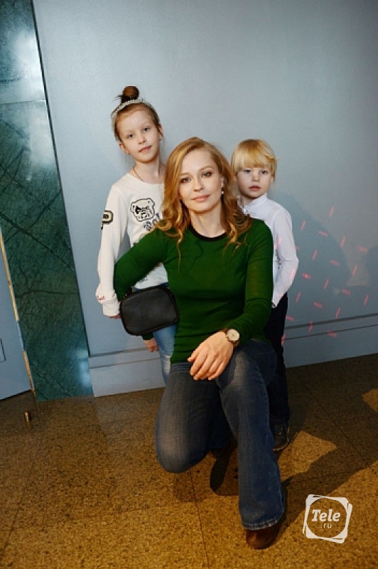 Юлия Пересильд переживает из-за подлости в отношении дочерей