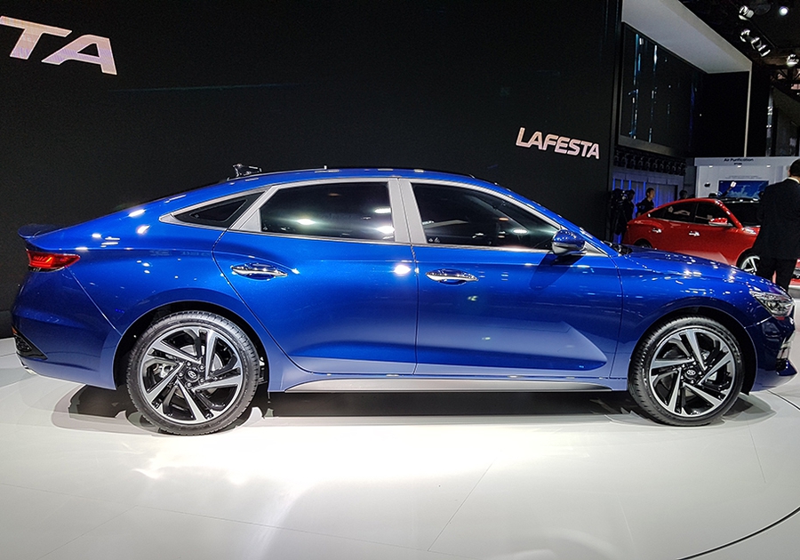 Hyundai привезла в Пекин новый седан Lafesta