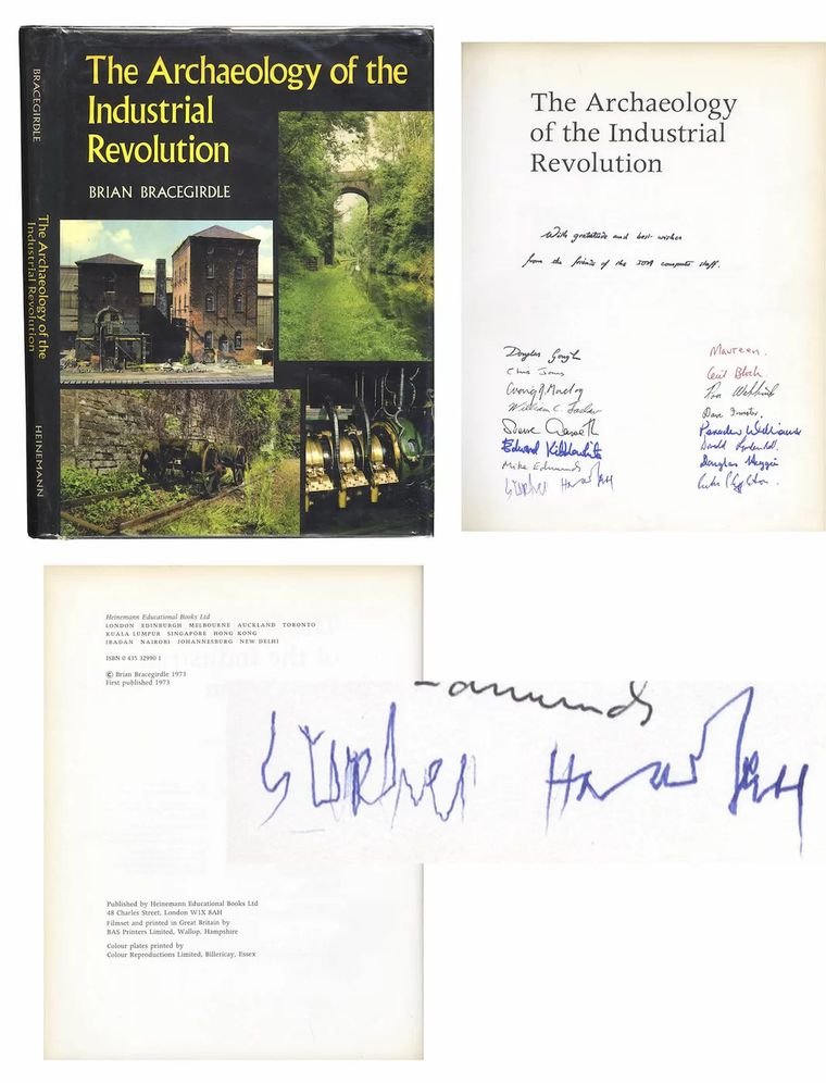 Книга с автографом Стивена Хокинга выставлена на аукцион