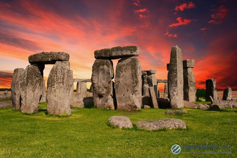 Ученые определили, что 2 каменных блока Стоунхенджа были обработаны миллионы лет назад