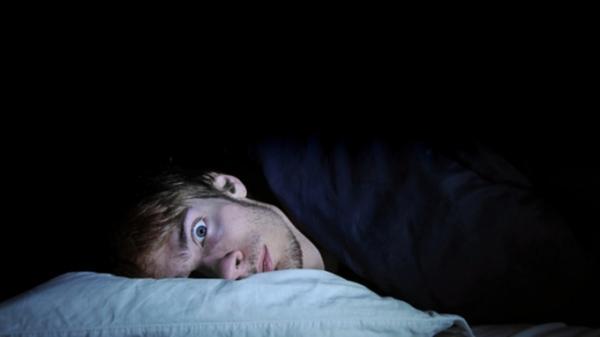 Специалисты доказали связь недостатка сна с болезнью Альцгеймера
