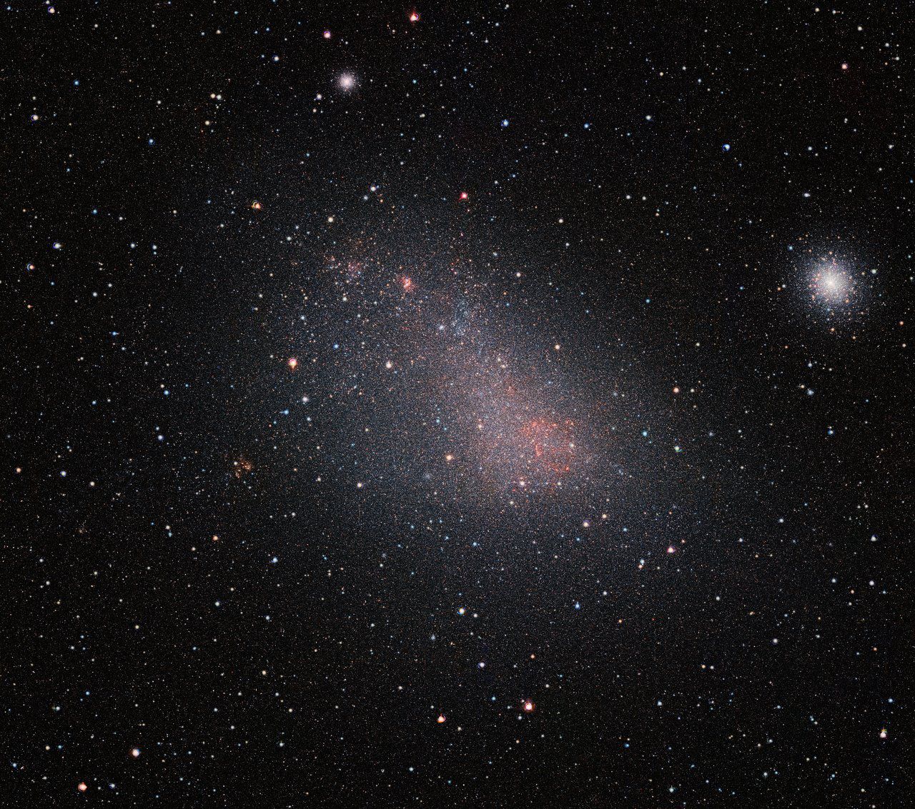 Обсерватория VISTA всматривается в Малое Магелланово Облако сквозь слой пыли