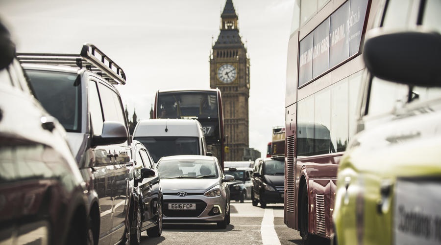 В Великобритании с 2040 года введут запрет на гибриды и автомобили с ДВС