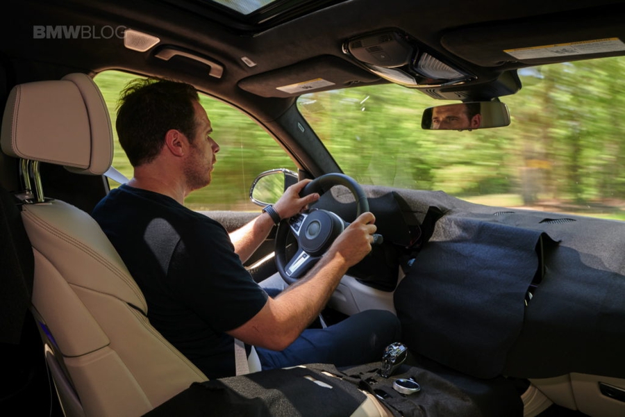 Селектор коробки передач нового BMW X7 украсят кристаллами Swarovski