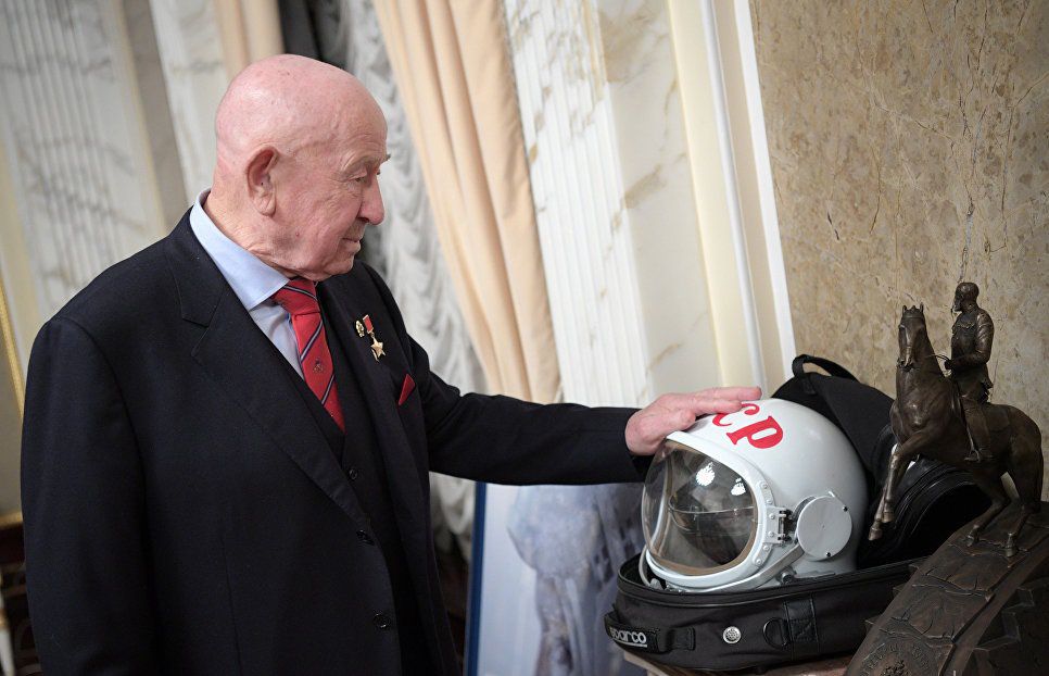 Первый советский космонавт Алексей Леонов поделился воспоминаниями в интервью