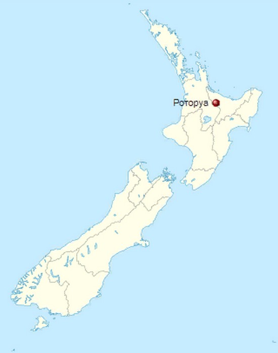 В Новой Зеландии в земле образовалась трещина шириной около 30 метров