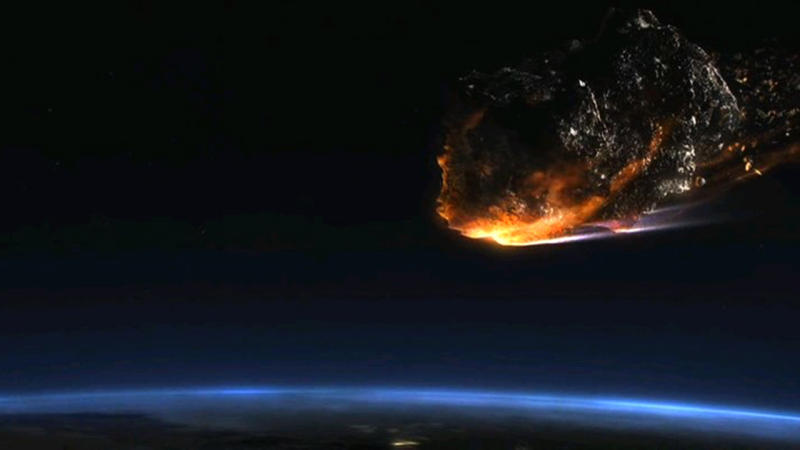 В Китае засняли падение метеорита