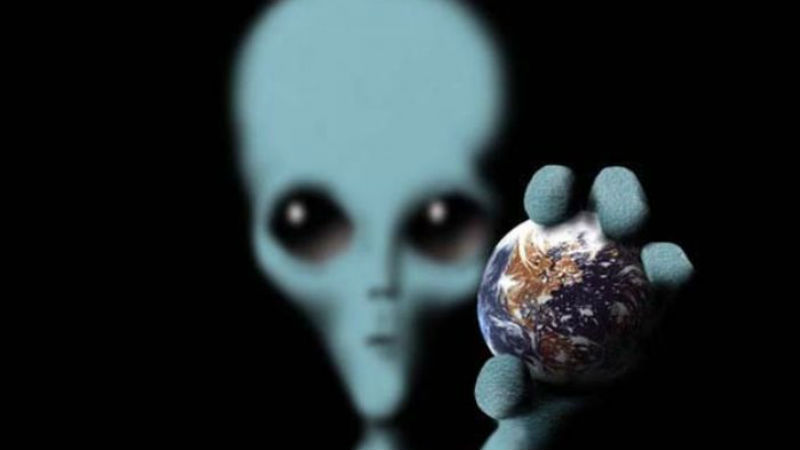Уфологи доказали, что пришельцы следят за землянами (видео)