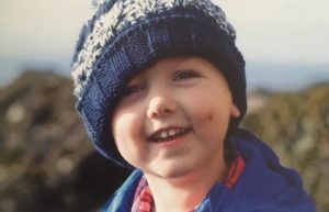 "Я уже умирал от удушья": четырехлетний мальчик Чарли из Англии помнит свою прошлую жизнь