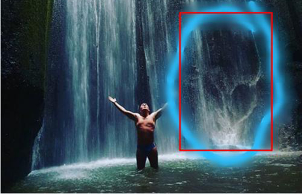 В водопаде на Бали разглядели образ пришельца с Нибиру