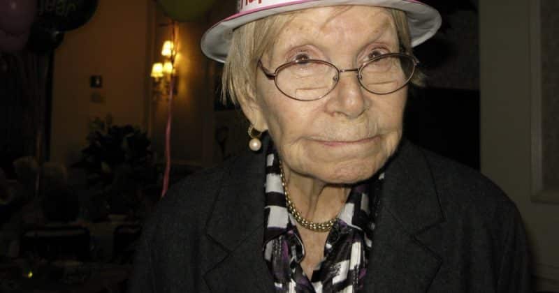 В Англии 95-летняя бабушка одолела пятерых грабителей-подростков
