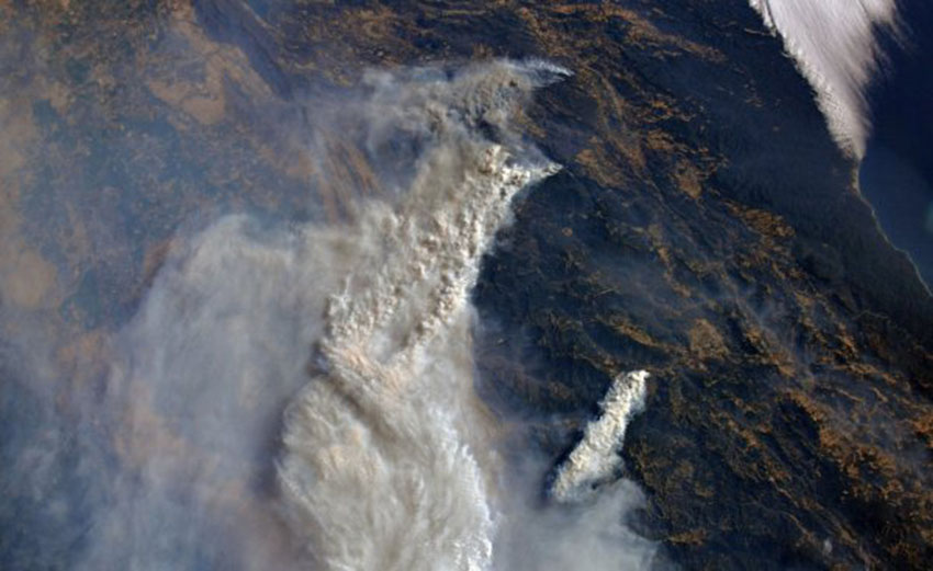 Космонавт продемонстрировал, как из космоса выглядит пожар в Калифорнии