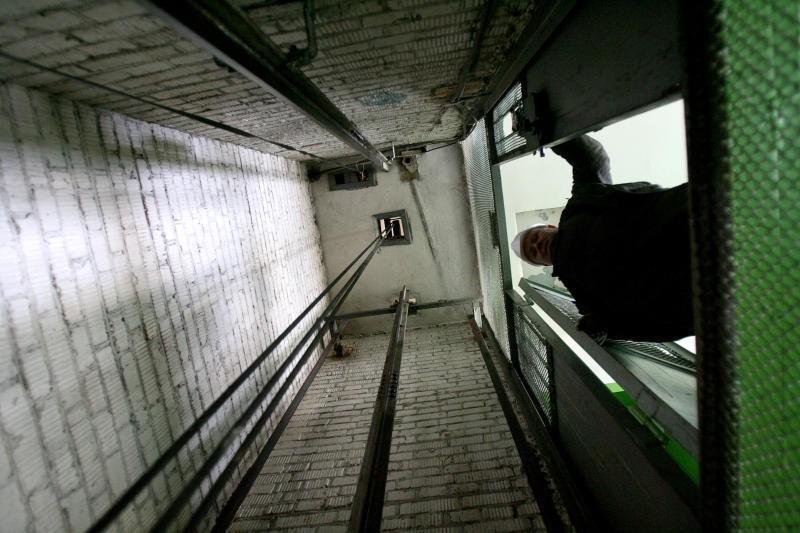 В Перми в 16-этажном доме рухнул лифт с пассажиркой