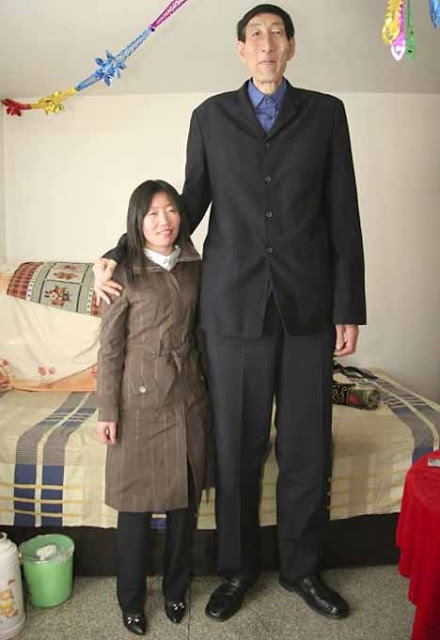 Самый высокий мужчина в мире стал отцом