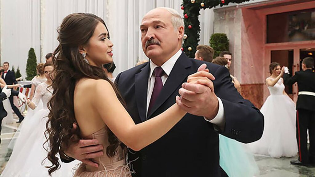 Секреты Лукашенко: любимые женщины и тайна его происхождения