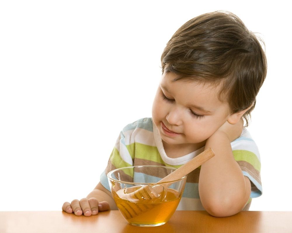 Особенность меда, про которую не рассказывают: детям нельзя?