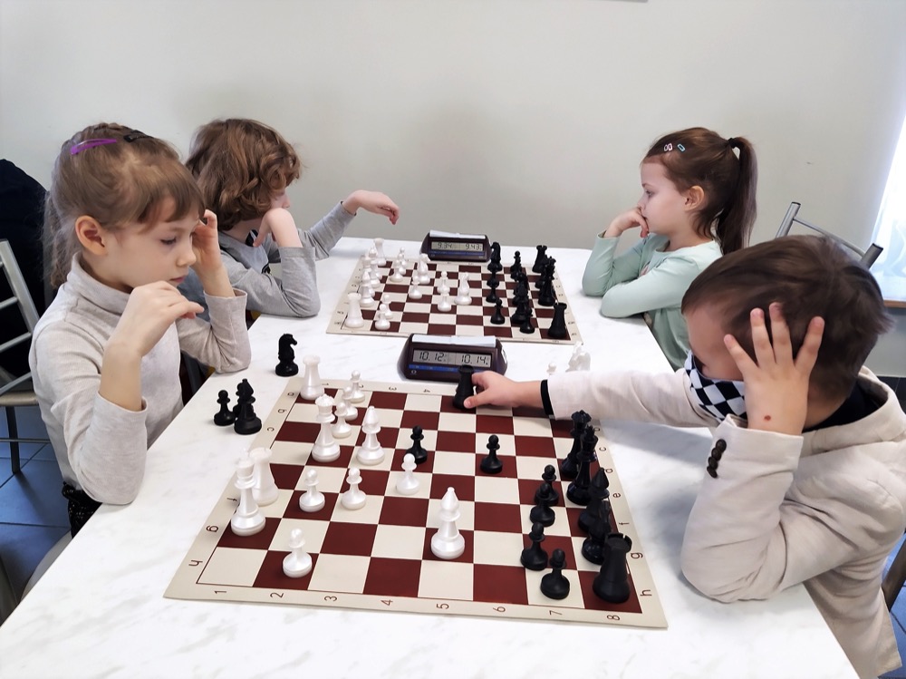 Тайна янтарных шахмат: почему за ними гоняются иностранцы?